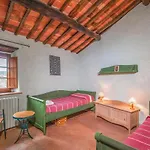Amazing In Bucine Ar With Kitchen * Badia a Ruoti