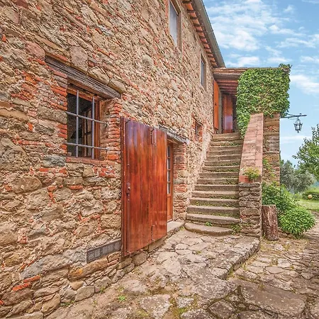 Amazing In Bucine Ar With Kitchen Rapale