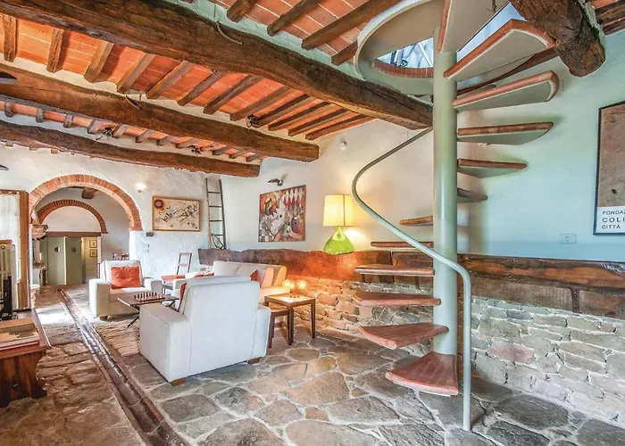 Amazing In Bucine Ar With Kitchen 펜션 *