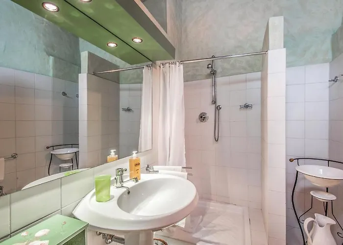 Amazing In Bucine Ar With Kitchen